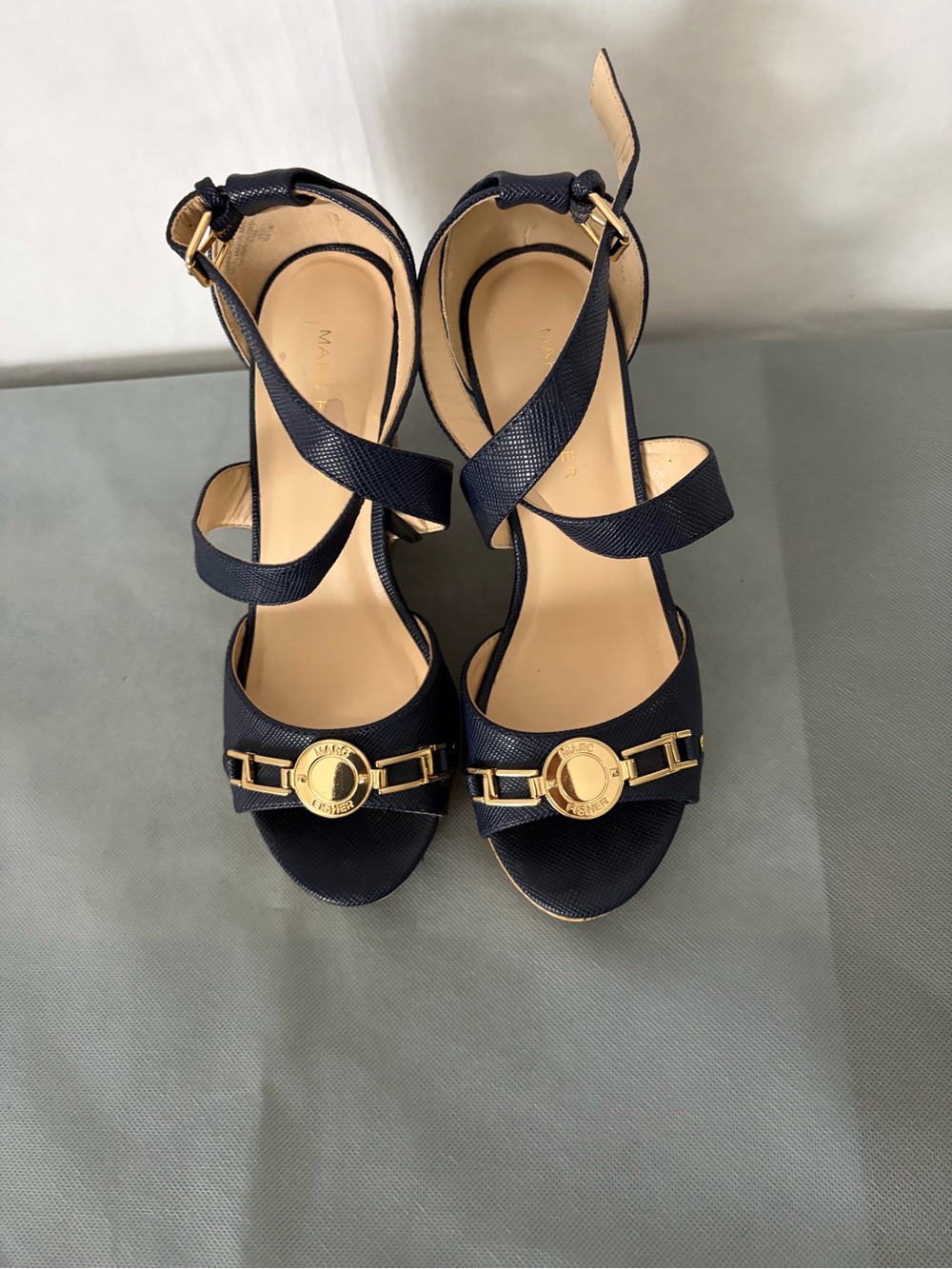 Marc Fisher Navy Blue Wedge Sandals Gold Hardware Womens 6.5M(B210)